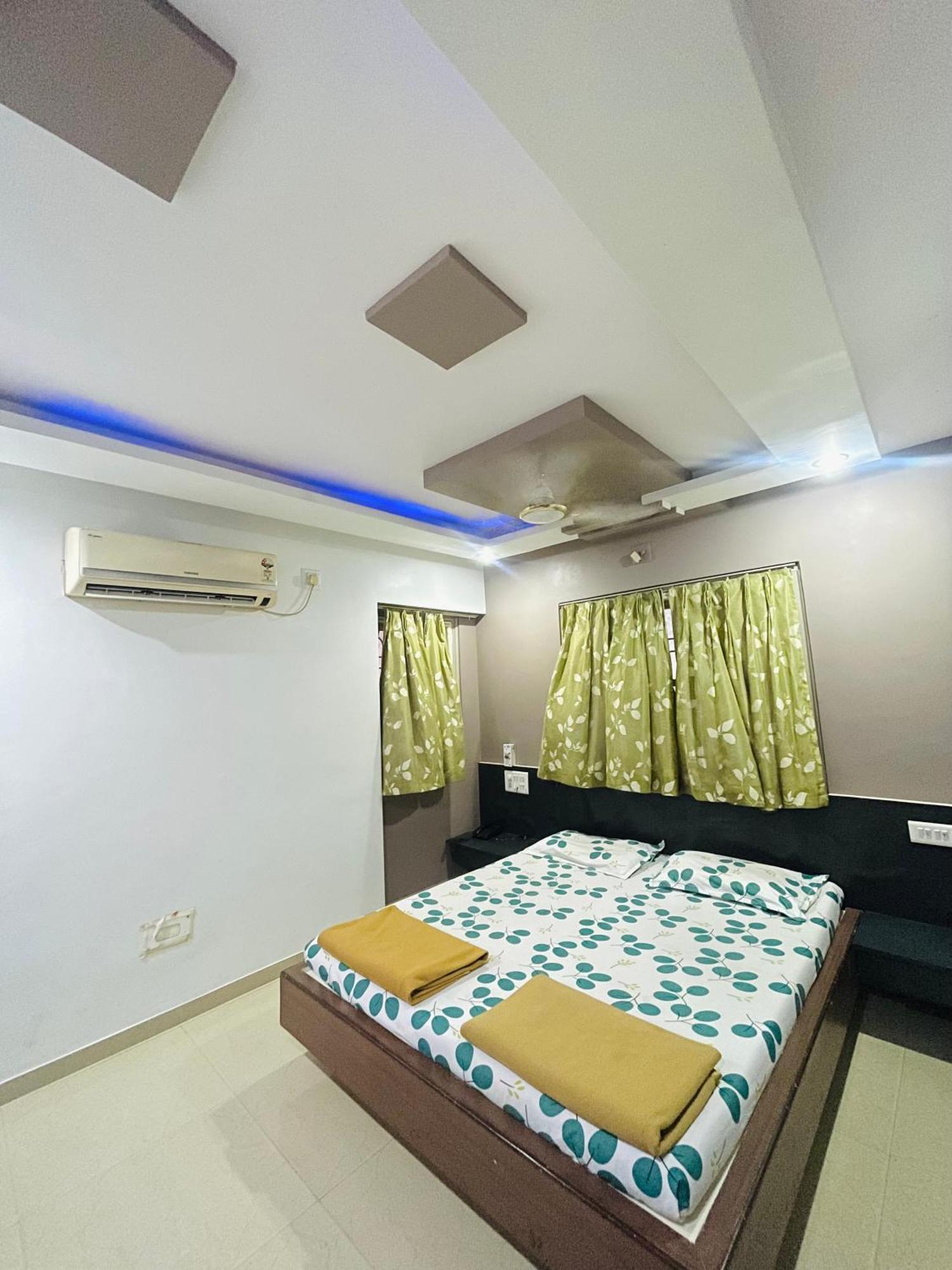 Hotel Rajdhani And Guest House Gujarat - Best Family Hotel In Halol Near Pavagadh And Halol Gidc מראה חיצוני תמונה